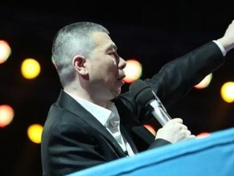 馮小剛炮轟觀眾變態(tài) 被選手翻舊賬 反嗆