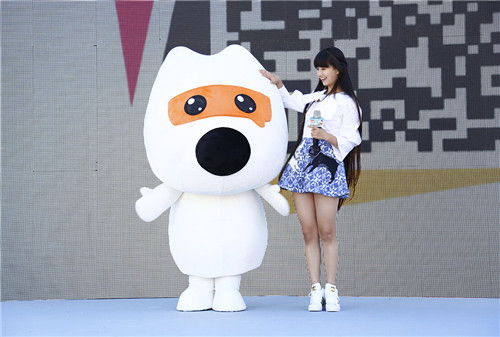 小彩旗的緋聞男友資料 小彩旗進(jìn)軍影視圈