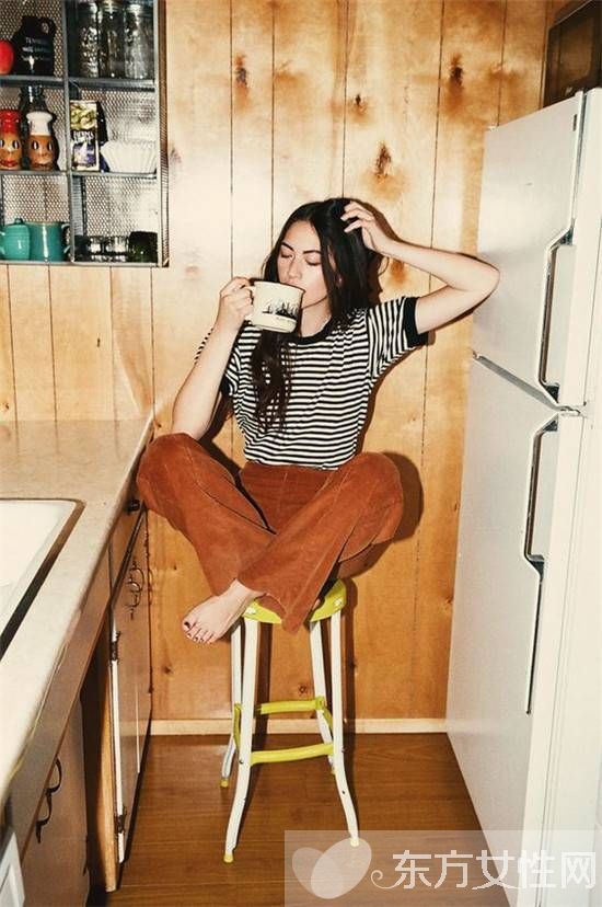 看似老氣的燈芯絨穿在他們身上居然這么時(shí)髦