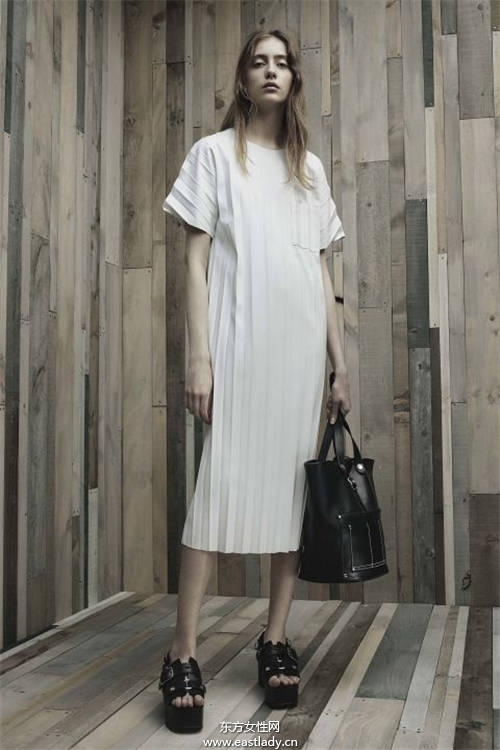 2016年春夏女裝發(fā)布 以度假風(fēng)為主題