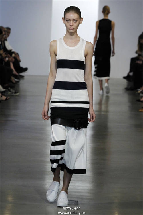 2016年春夏女裝發(fā)布 以度假風(fēng)為主題