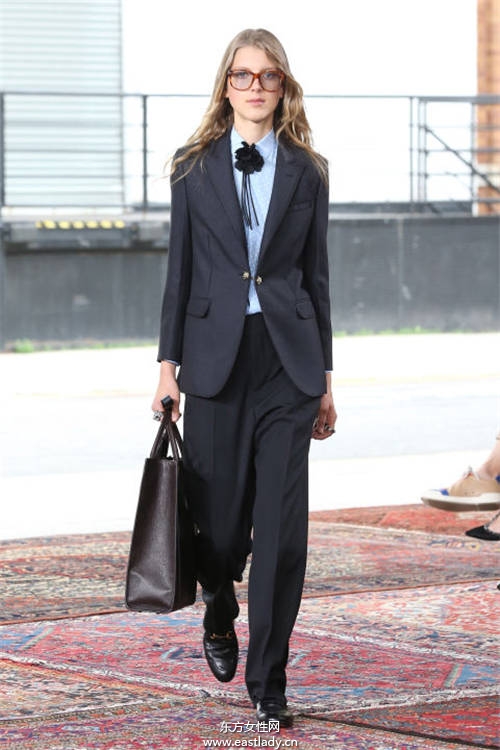 2016年春夏女裝發(fā)布 以度假風(fēng)為主題