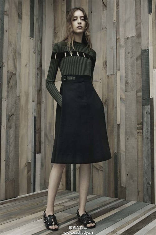 2016年春夏女裝發(fā)布 以度假風(fēng)為主題