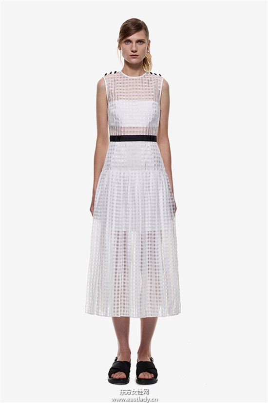 滿足每個人的紅毯夢  Self Portrait 推浪漫唯美平