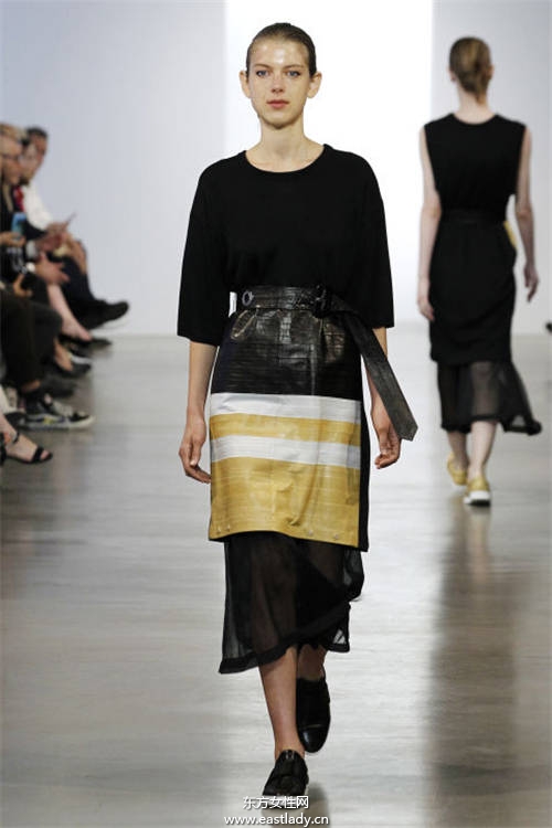 2016年春夏女裝發(fā)布 以度假風(fēng)為主題