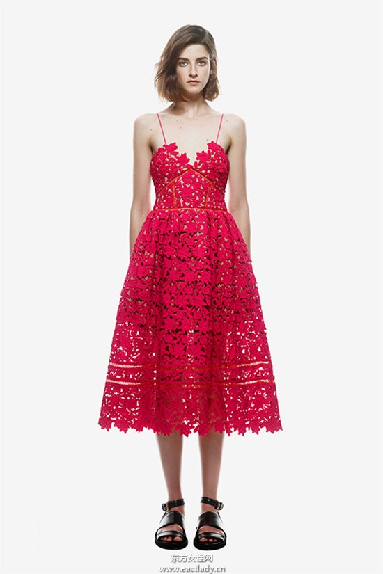 滿足每個人的紅毯夢  Self Portrait 推浪漫唯美平