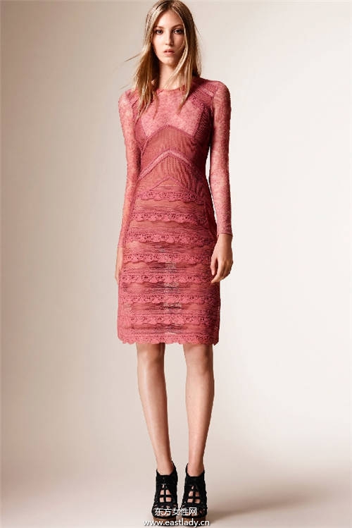 2016年春夏女裝發(fā)布 以度假風(fēng)為主題