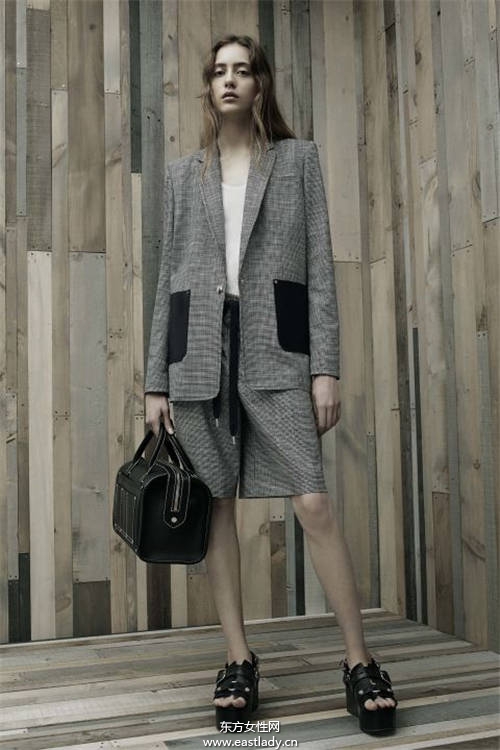 2016年春夏女裝發(fā)布 以度假風(fēng)為主題