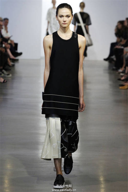 2016年春夏女裝發(fā)布 以度假風(fēng)為主題