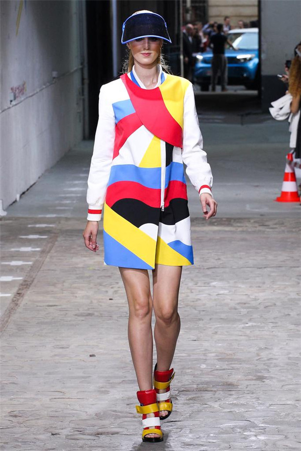 JC de Castelbajac 2015春夏女裝流行發(fā)布