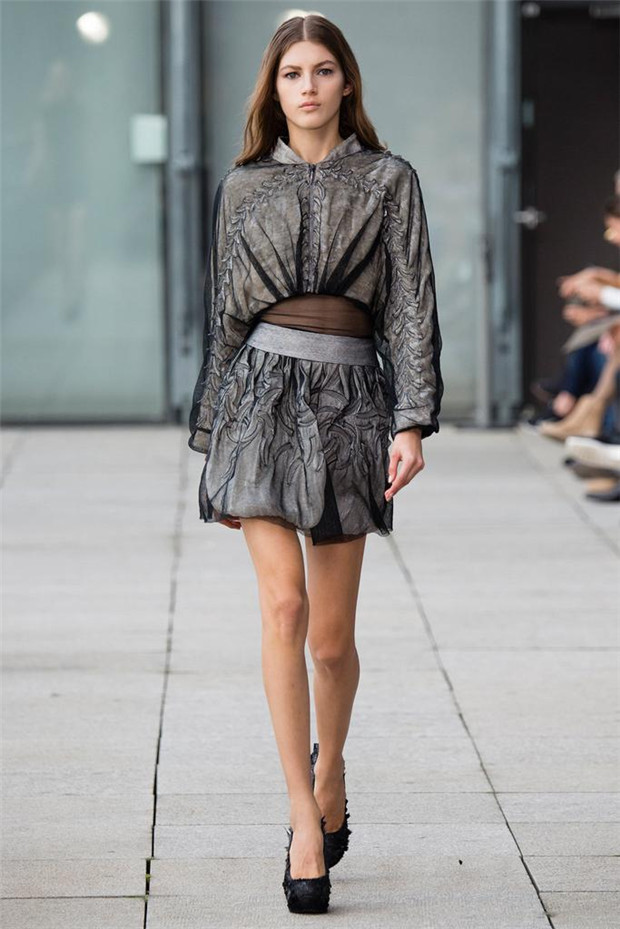 Iris van Herpen 2015春夏女裝流行發(fā)布