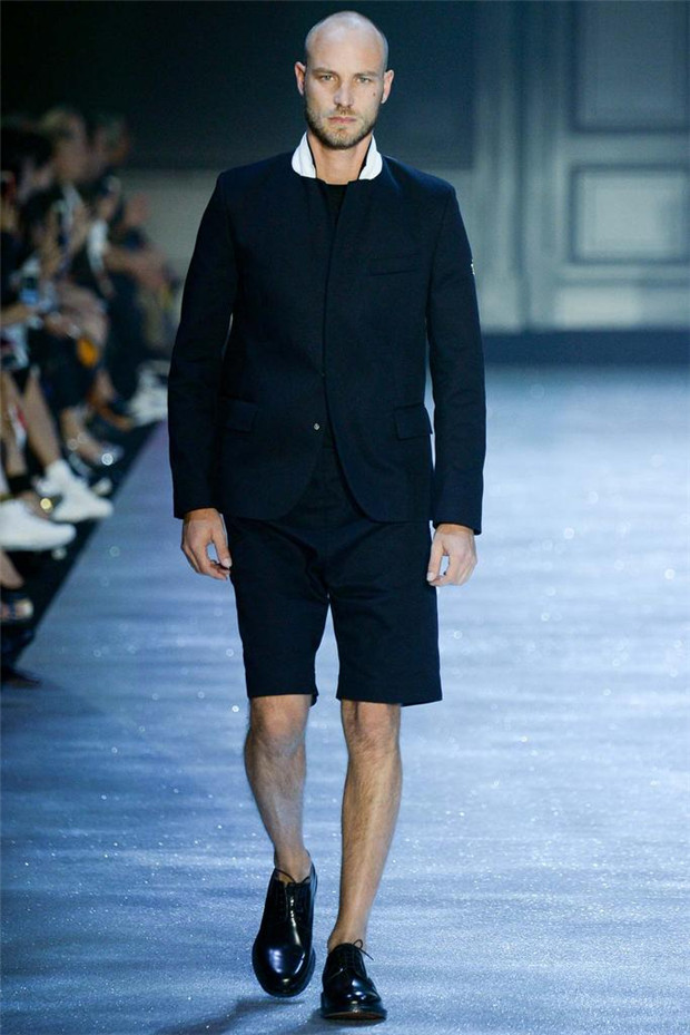 Moncler Gamme Rouge 2015春夏女裝流行發(fā)布