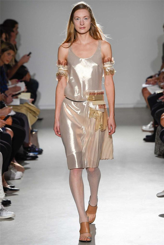 Veronique Branquinho 2015春夏女裝流行發(fā)布