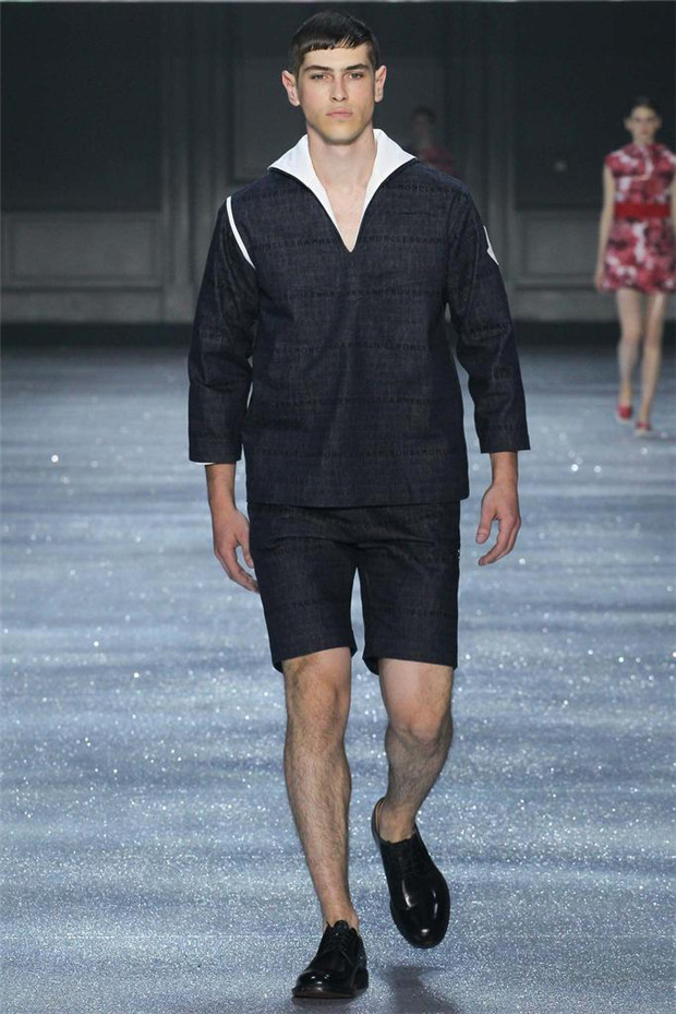 Moncler Gamme Rouge 2015春夏女裝流行發(fā)布