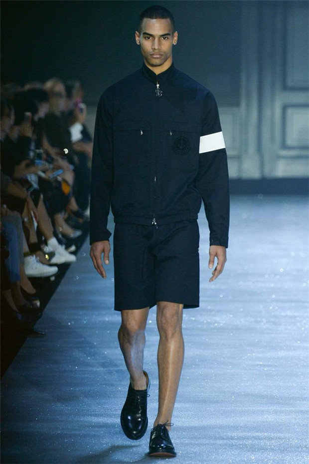 Moncler Gamme Rouge 2015春夏女裝流行發(fā)布