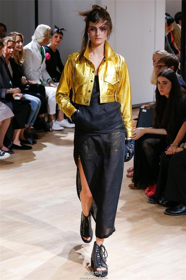 Yohji Yamamoto 2015春夏女裝流行發(fā)布