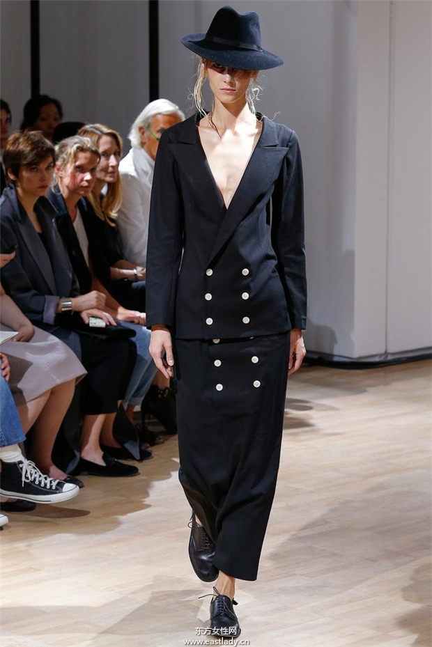 Yohji Yamamoto 2015春夏女裝流行發(fā)布