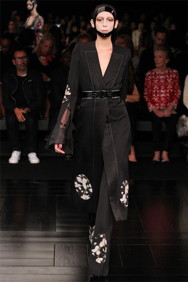 Alexander McQueen 2015春夏女裝流行發(fā)布