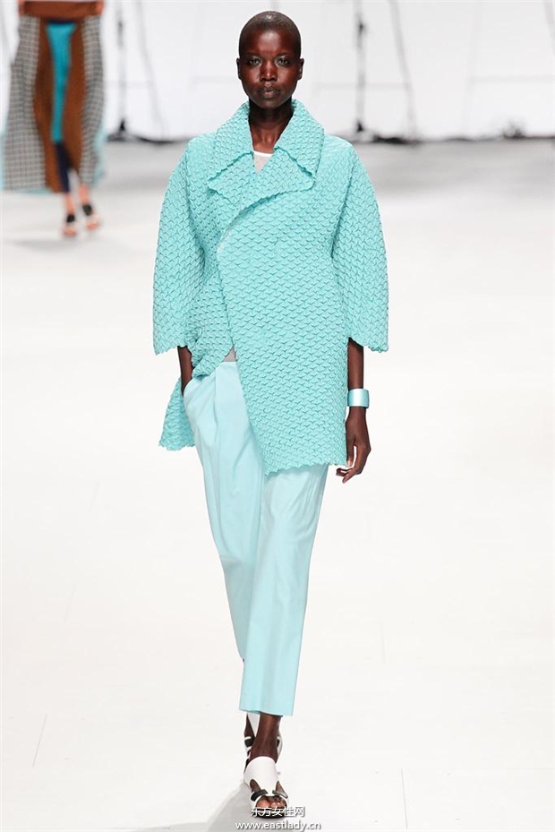 Issey Miyake 2015春夏女裝流行發(fā)布