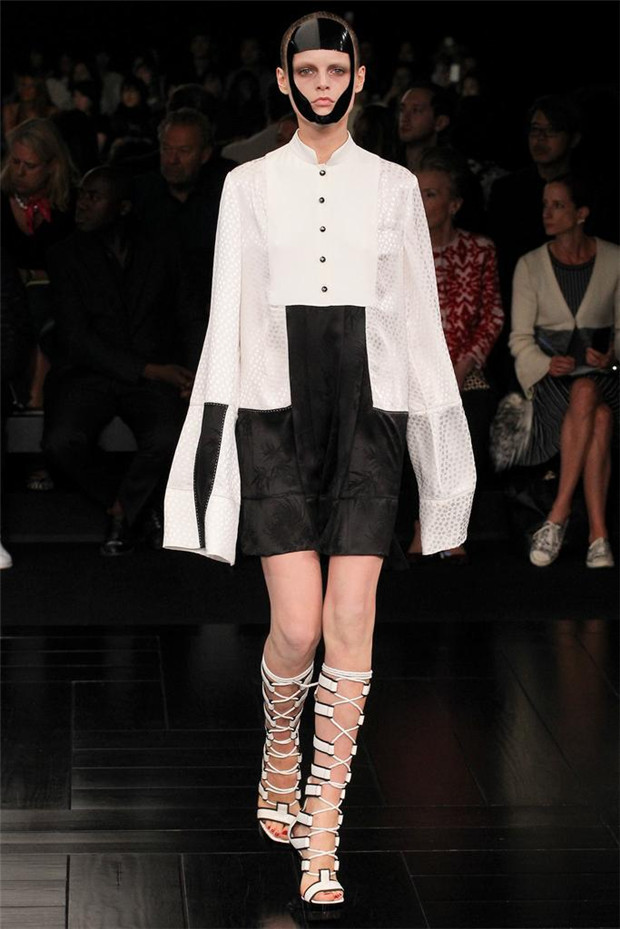 Alexander McQueen 2015春夏女裝流行發(fā)布