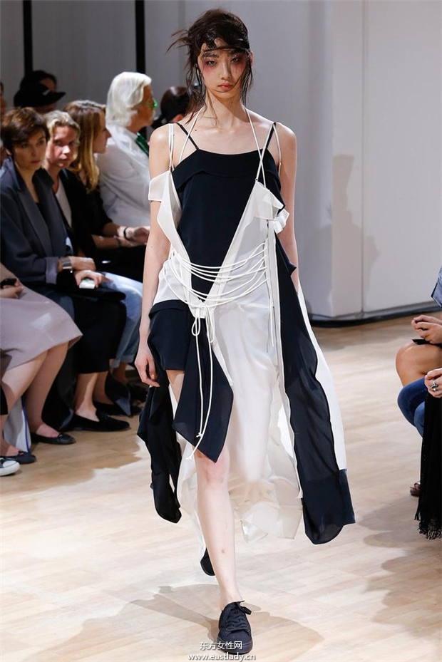 Yohji Yamamoto 2015春夏女裝流行發(fā)布