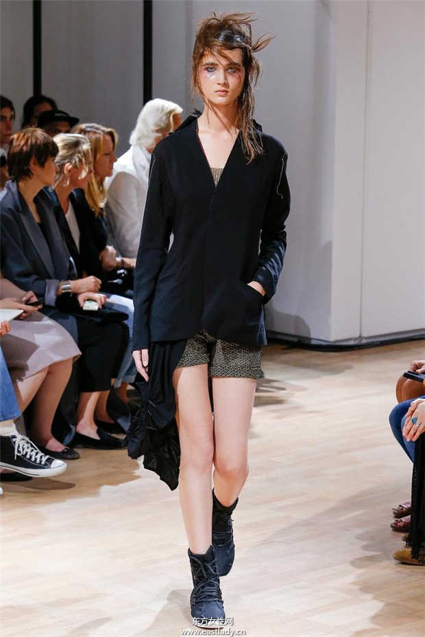 Yohji Yamamoto 2015春夏女裝流行發(fā)布
