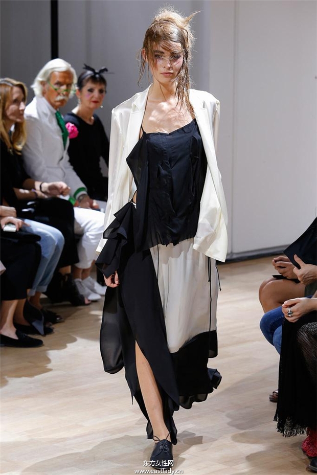 Yohji Yamamoto 2015春夏女裝流行發(fā)布