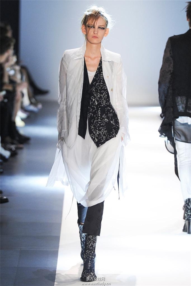Ann Demeulemeester 2015春夏女裝流行發(fā)布