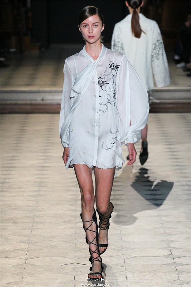 Sharon Wauchob 2015春夏女裝流行發(fā)布