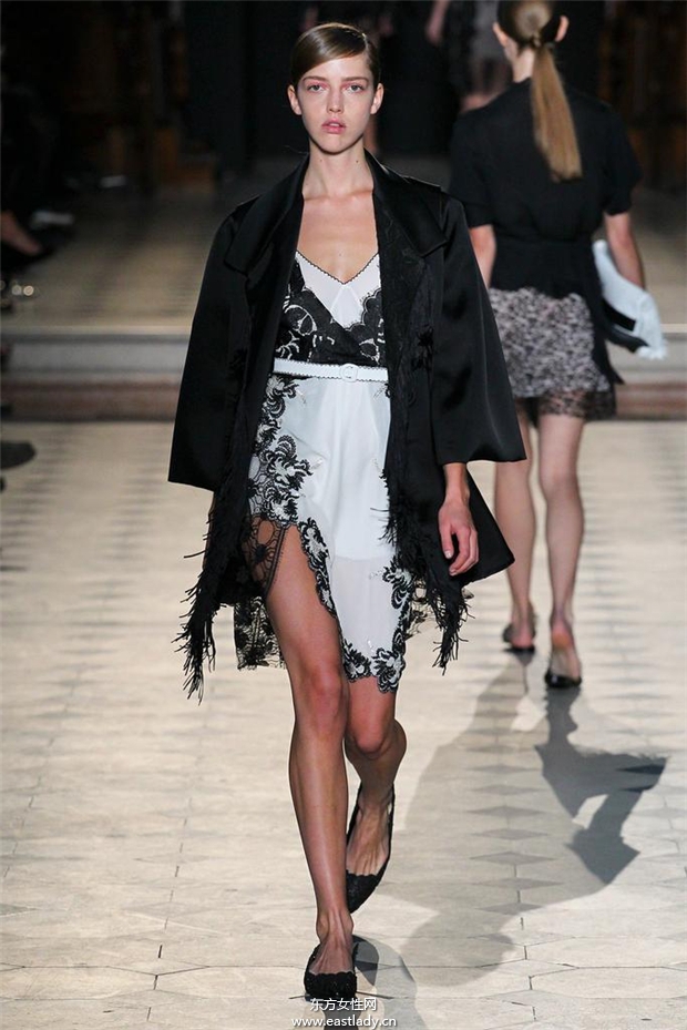 Sharon Wauchob 2015春夏女裝流行發(fā)布