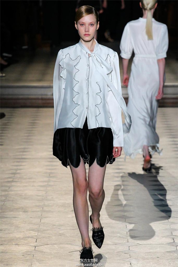 Sharon Wauchob 2015春夏女裝流行發(fā)布