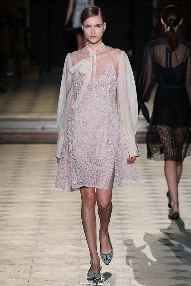 Sharon Wauchob 2015春夏女裝流行發(fā)布