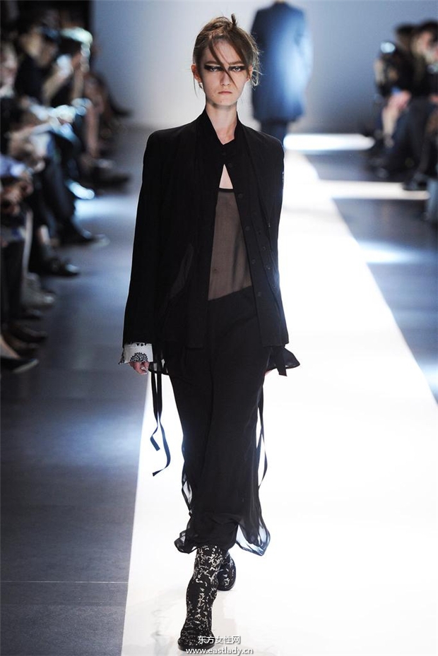 Ann Demeulemeester 2015春夏女裝流行發(fā)布