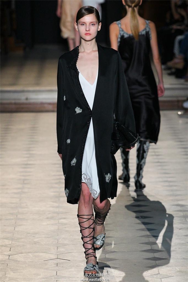 Sharon Wauchob 2015春夏女裝流行發(fā)布