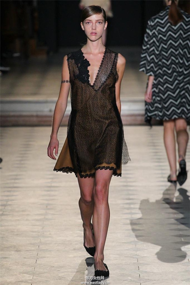 Sharon Wauchob 2015春夏女裝流行發(fā)布