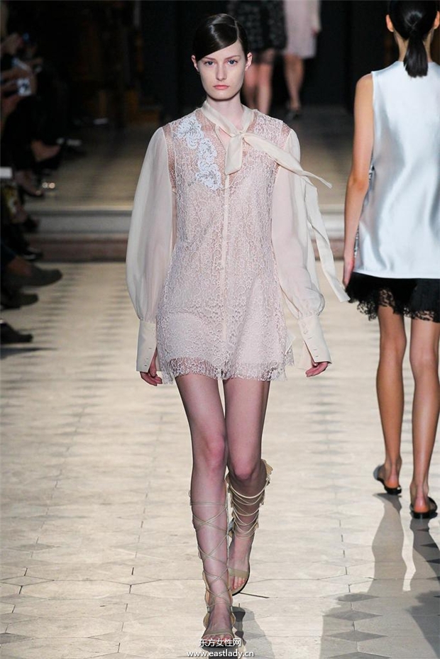 Sharon Wauchob 2015春夏女裝流行發(fā)布