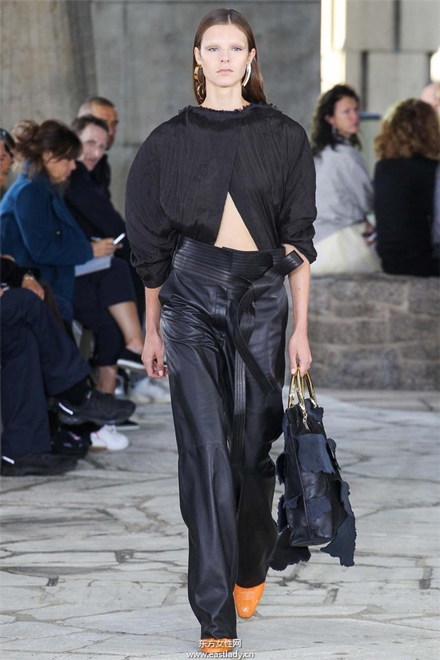 Loewe 2015春夏女裝流行發(fā)布