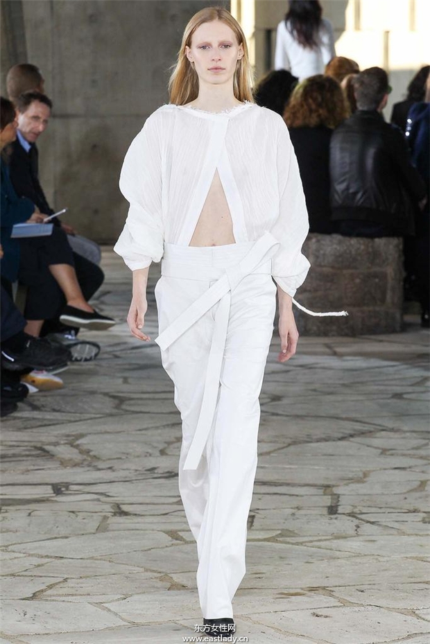 Loewe 2015春夏女裝流行發(fā)布