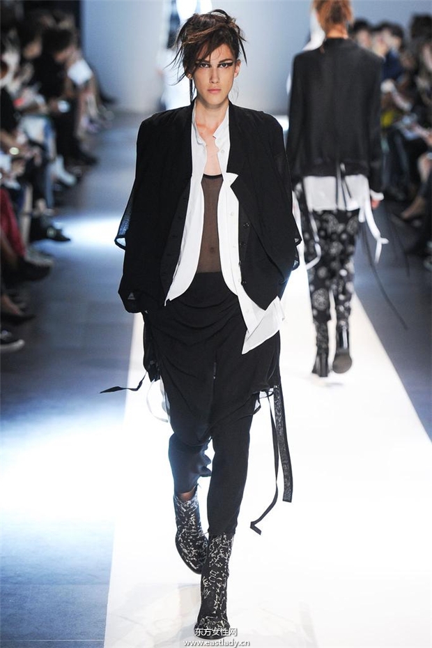 Ann Demeulemeester 2015春夏女裝流行發(fā)布