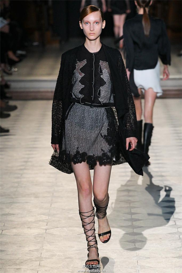 Sharon Wauchob 2015春夏女裝流行發(fā)布