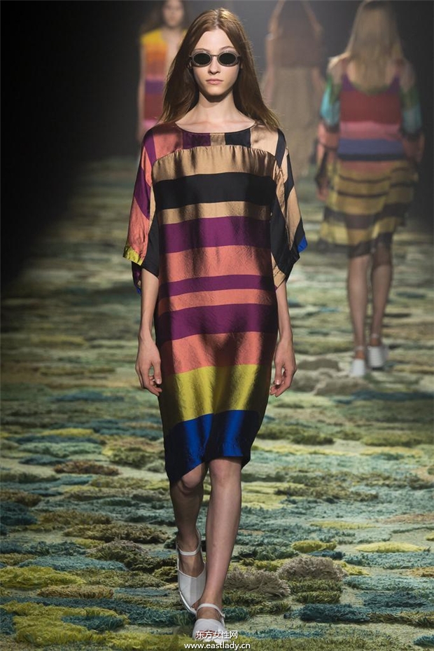 Dries Van Noten 2015春夏女裝流行發(fā)布
