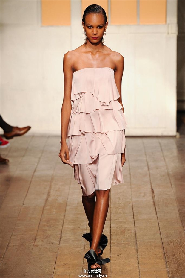 Cédric Charlier 2015春夏女裝流行發(fā)布