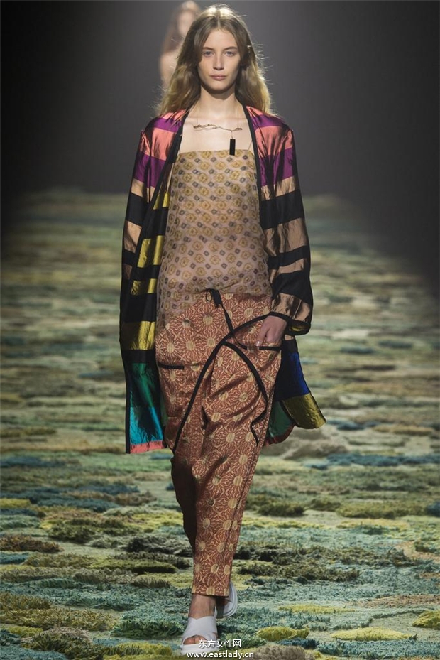 Dries Van Noten 2015春夏女裝流行發(fā)布