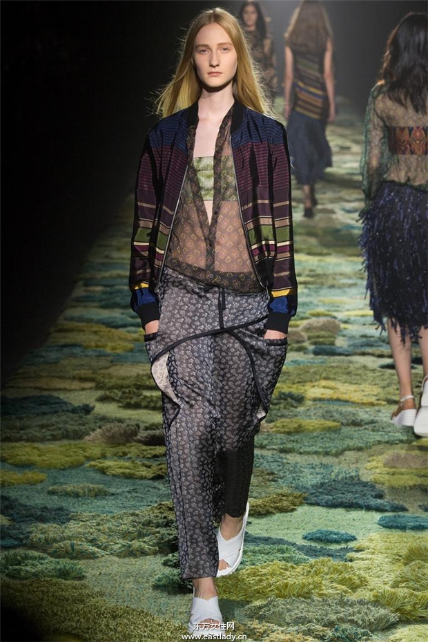 Dries Van Noten 2015春夏女裝流行發(fā)布