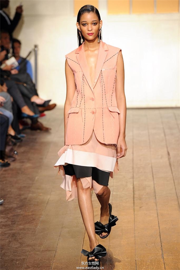 Cédric Charlier 2015春夏女裝流行發(fā)布