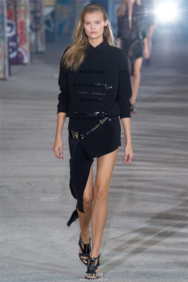 Anthony Vaccarello 2015春夏女裝流行發(fā)布