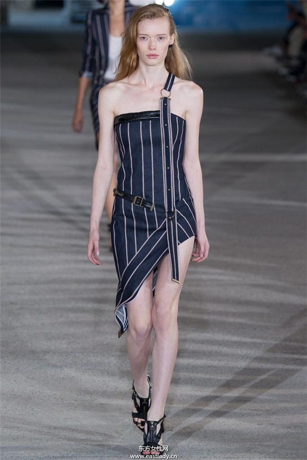 Anthony Vaccarello 2015春夏女裝流行發(fā)布