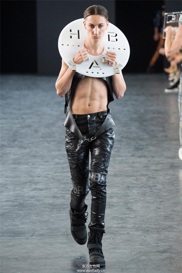 Hood by Air 2015春夏女裝流行發(fā)布