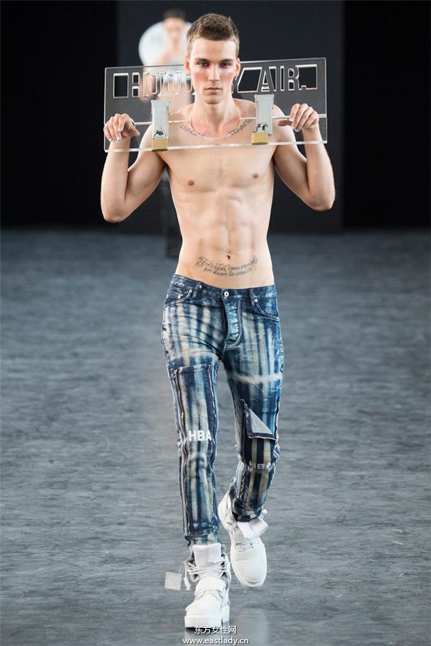 Hood by Air 2015春夏女裝流行發(fā)布