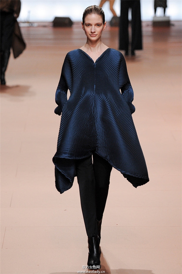 Issey Miyake巴黎時(shí)裝周2014秋冬新品發(fā)布